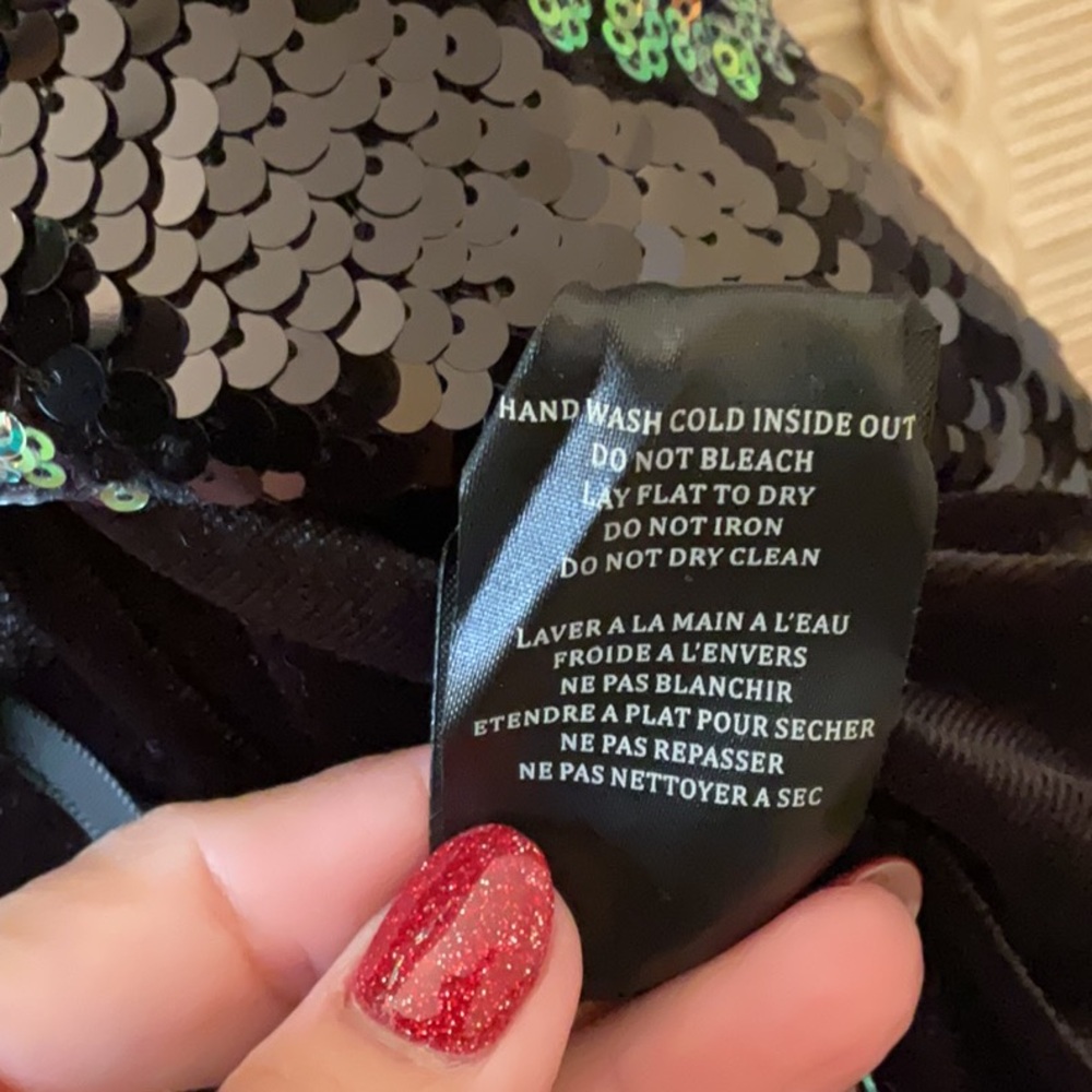 NWOT Puff Sleeve Sequin Blazer
BLANKNYC - Picture 9 of 16